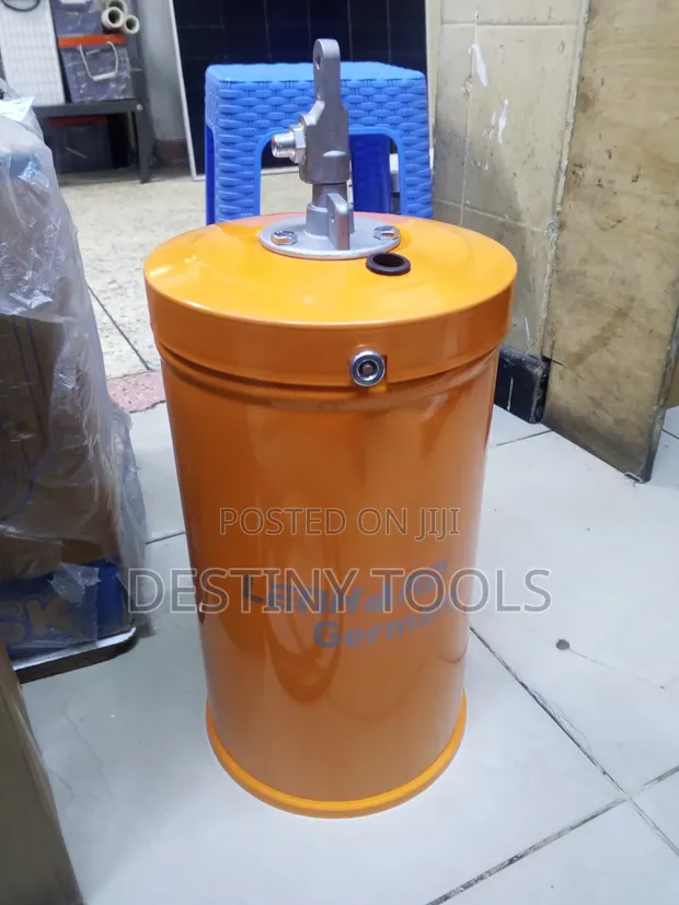 Lenhard 16L Heavy Duty Grease Filler - 1