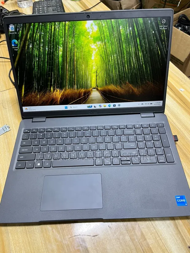 Dell Latitude 3540 Laptop: i5, 16GB RAM, 256GB SSD - 1