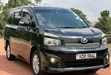 Toyota Voxy 2011 Nyeusi - 2