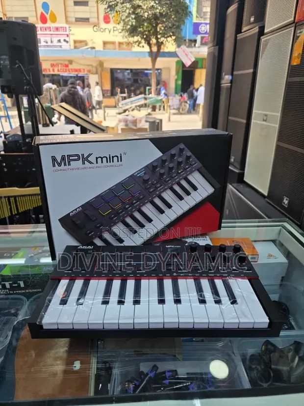Akai MPK Mini Compact Keyboard na Pad Controller - 1