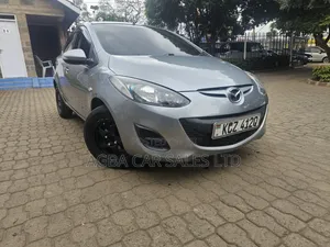 Mazda Demio 2013 Kijivu