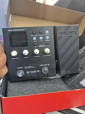 NUX MG-300 Modeling Guitar Processor