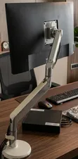 Dell P24 Inch Full HD Monitor na Mkono wa Ergonomic - 2