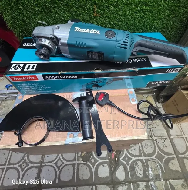 Makita 9" Angle Grinder ya Corded Electric - 1