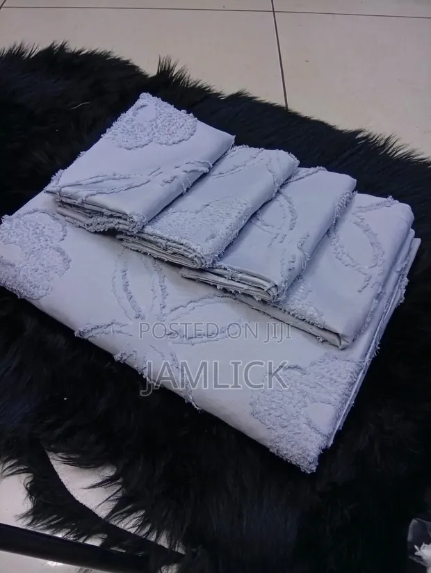 Tufted Duvet Cover Set - Queen (6x7) - 1
