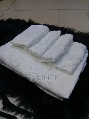 Tufted Duvet Cover Set - Queen (6x7)
