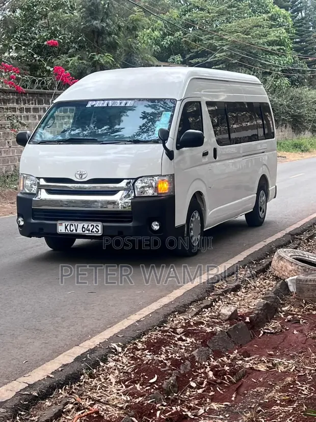 Toyota HiAce 2013 White - 1