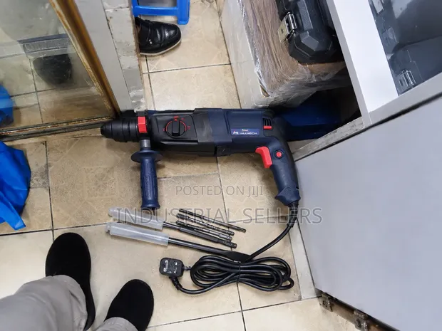 Maxmech 800W Heavy Duty Rotary Hammer Drill - 1
