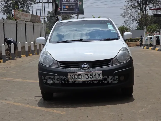 Nissan Advan 2015 Nyeupe - 1