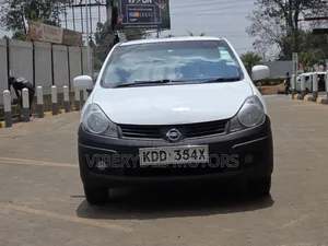 Nissan Advan 2015 Nyeupe