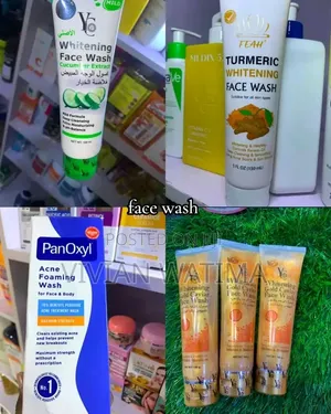 Bath & Body Works Lotion ya Mwili - Harufu ya Maua