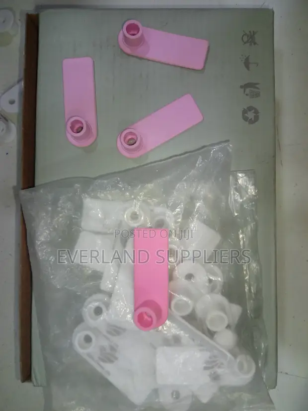Ear Tags - Rejeleo Linaloonekana Mara Moja - 1