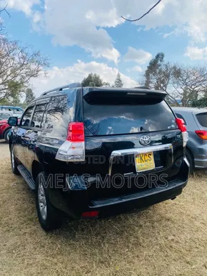 Toyota Land Cruiser Prado 2011 Nyeusi