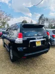 Toyota Land Cruiser Prado 2011 Nyeusi - 1