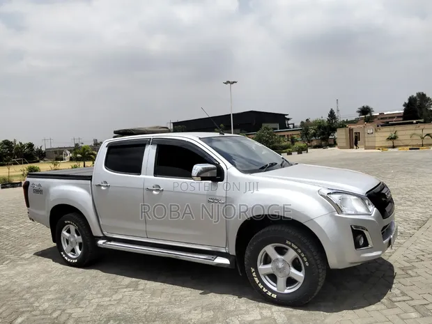 Isuzu D-MAX 2016 Silver - 1