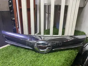 Grille ya Toyota Fielder/Axio Iliyotumika (Non-Hybrid)