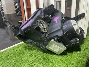 Pajeri IO Xenon Headlight (Iliyo tumika)
