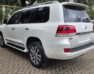 2017 Toyota Land Cruiser ZX