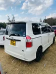 Toyota Noah 2010 White - 5