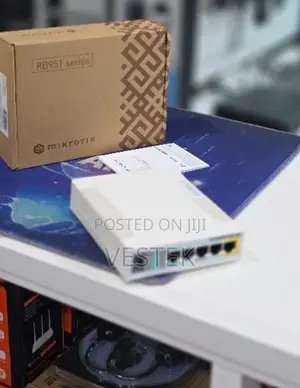 MikroTik RouterBOARD RB951 Series Access Point Router ya Ndani