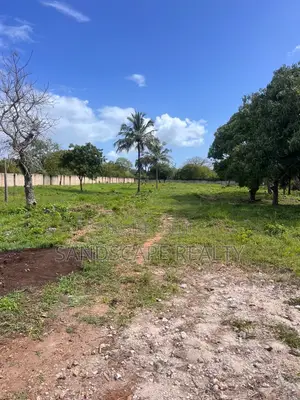 Kitalu cha 1/4 Acre Diani Beach Kwenye Gated Community