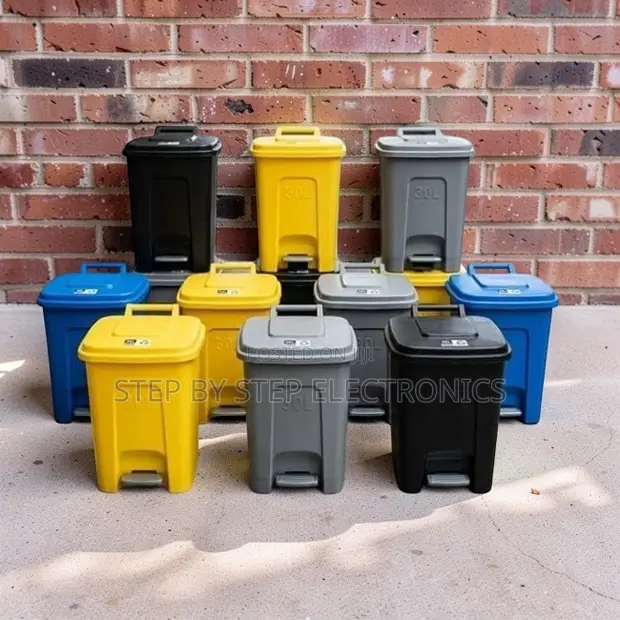 30L Hard Plastic Waste Pedal Bin - 1