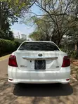 Toyota Axio 2018 Hybrid Nyeupe - 2