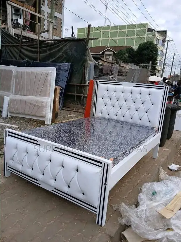Kitanda cha 5x6 White Diamond-Tufted - 1