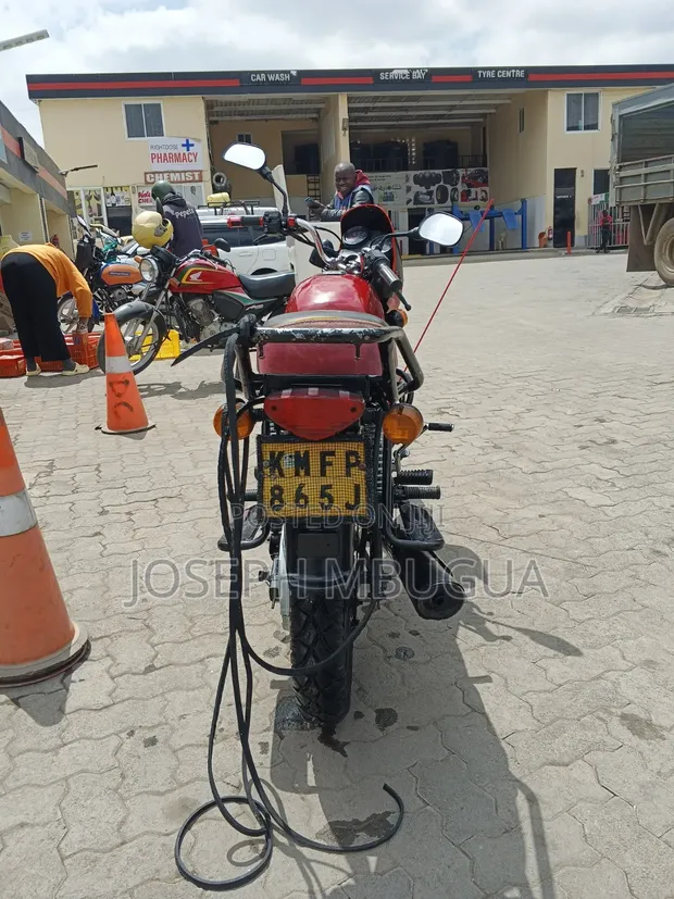 Bajaj Boxer 150 UG 2022 Red - 1