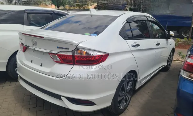 Honda Grace 1.5 Hybrid FWD 2019 White - 1