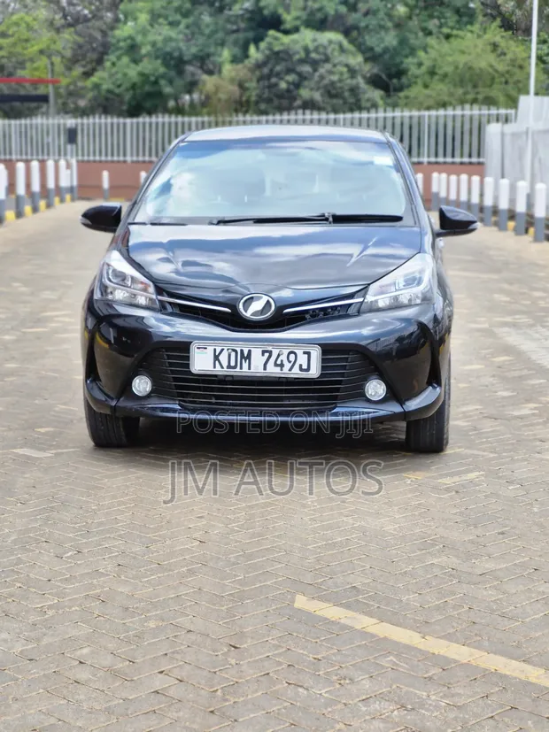 Toyota Vitz 1.3 FWD 3dr 2016 Black - 1