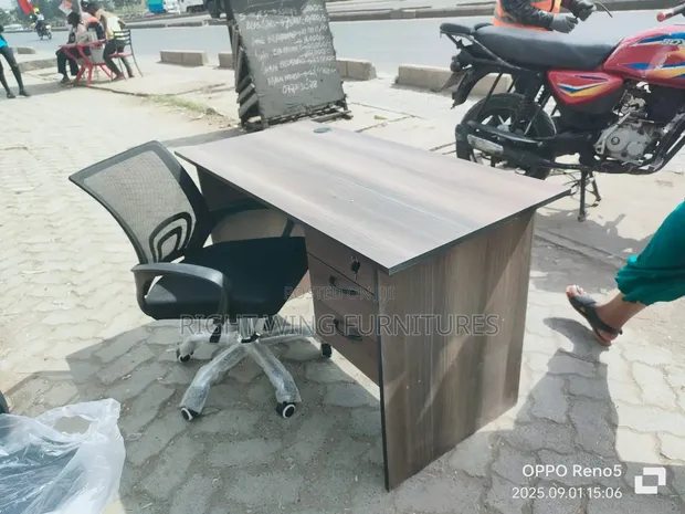 Ofisi ya Executive Desk na Kiti cha Ofisi - Kitu Kipya - 1