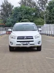 Toyota RAV4 2010 White - 1