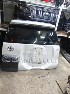 Boot ya Toyota Land Cruiser Prado 150/160 na Spare Wheel (2015-2018)