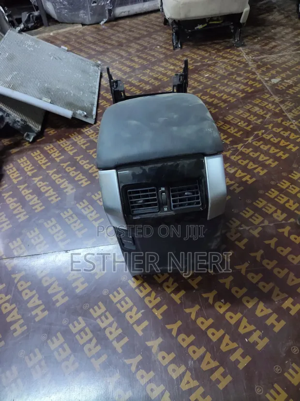Armrest ya Toyota Land Cruiser Prado - Ex-Japan - 1