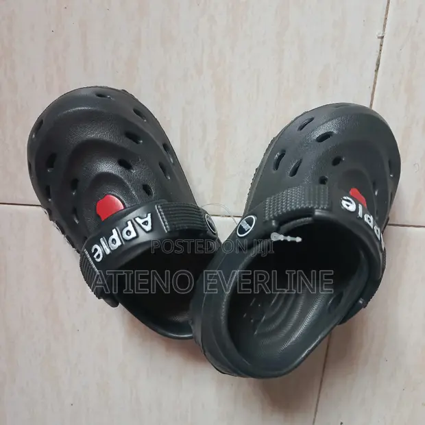 Crocs za Watoto | Viatu Vizuri vya Watoto | Saizi na Rangi Mbalimbali - 1
