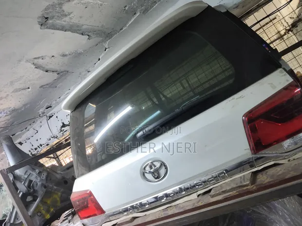 Toyota Land Cruiser Prado 200 Series V8 Upper Boot - 1