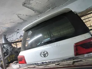 Toyota Land Cruiser Prado 200 Series V8 Upper Boot