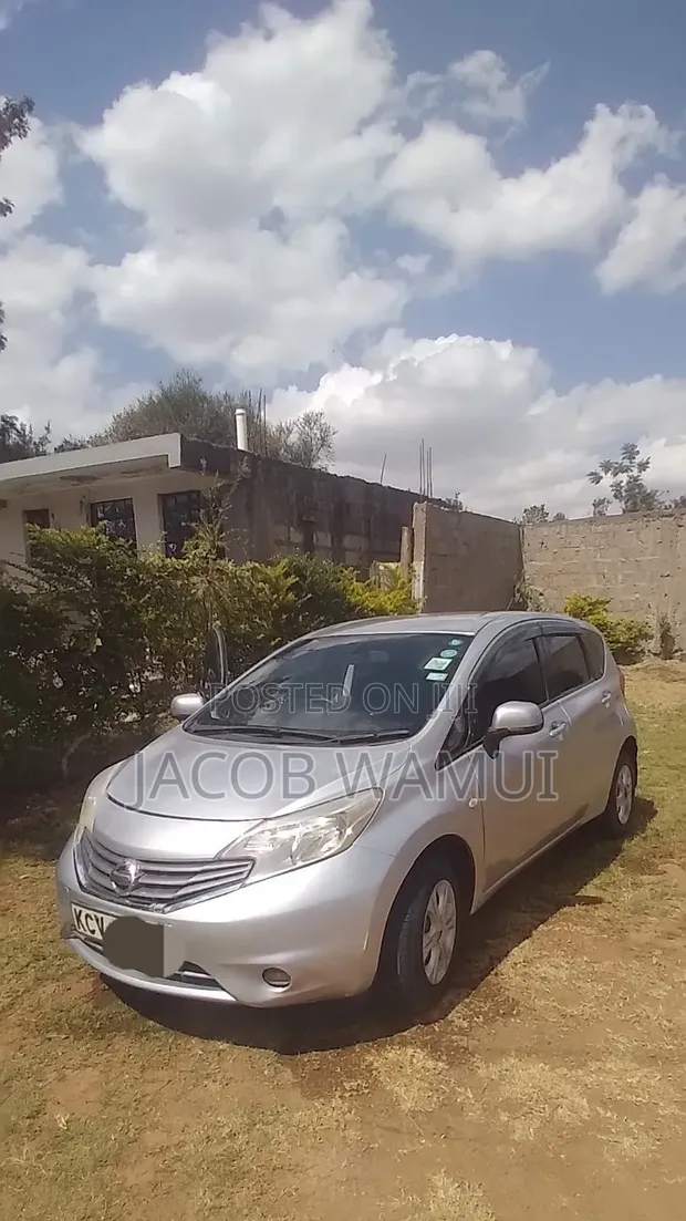 Nissan Note 2012 Silver - 1