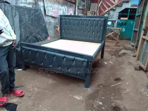 Kitanda cha Mocket cha Diamond-Tufted 5x cha Mkaa