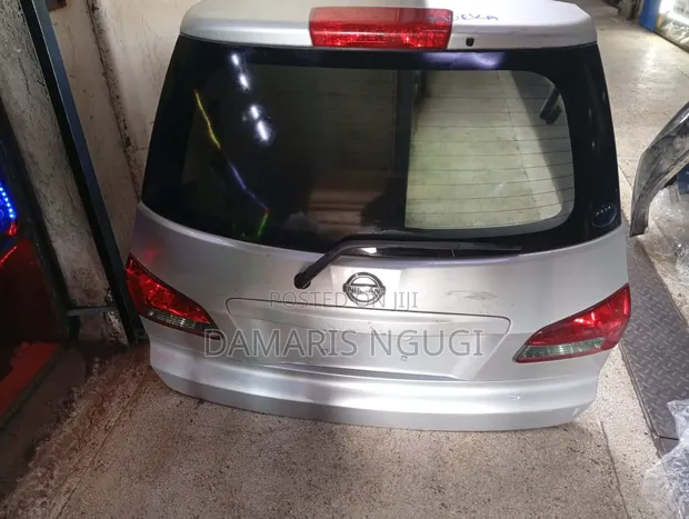 Nissan Wingroad Y12 Boot Ex Japan - 1