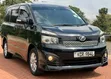 Toyota Voxy 2015 Nyeusi - 2