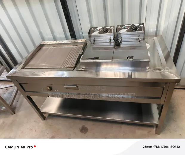 Combined Cooking Unit: Stainless Steel Griddle & Deep Fryer - 1