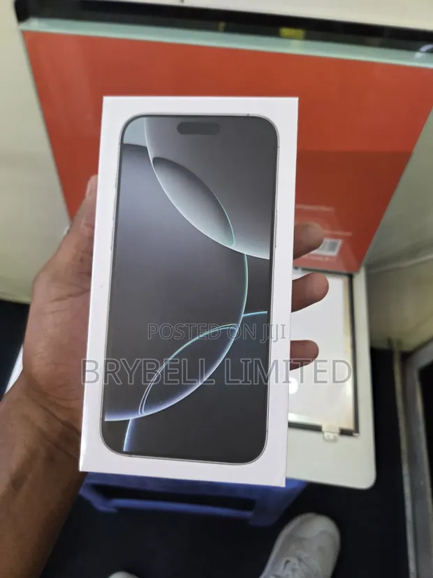 Apple iPhone 16 Pro Max 256GB Mpya Nyeusi - 1