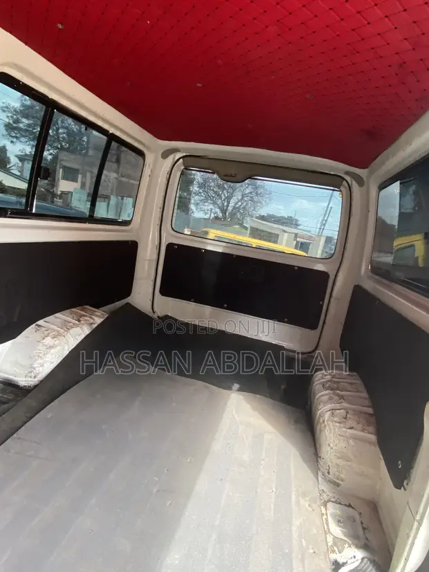 Toyota HiAce Commuter 2013 - 1