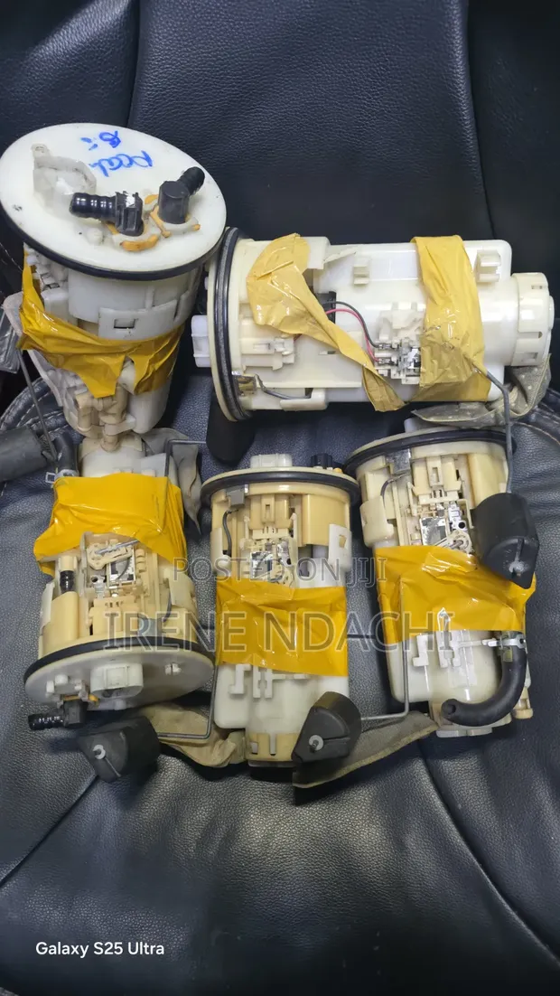 Toyota Noah Fuel Pump - 1