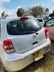 Nissan March 2012 Nyeupe - 1