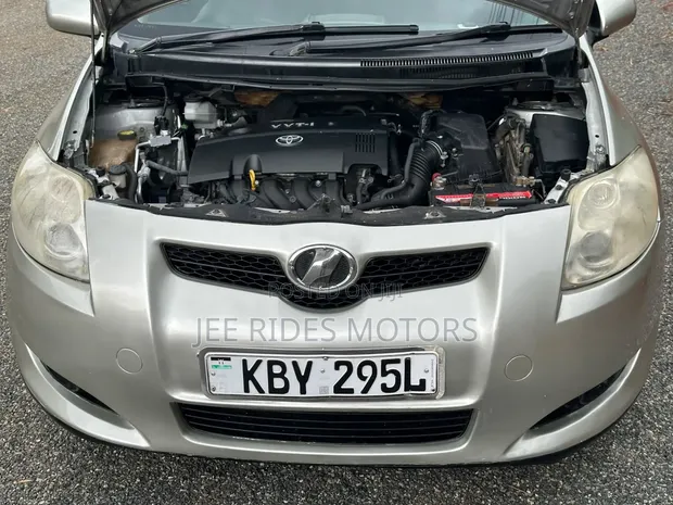 Toyota Auris 2007 Nyeupe - 1