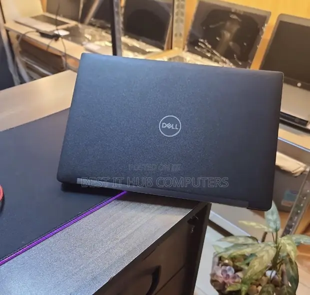 Laptopi ya Dell Latitude 7490 - Core i7, 8GB RAM, 256GB SSD - 1
