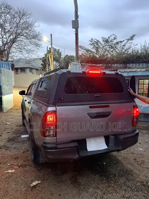 Canopy ya Toyota Hilux Pickup - Aluminium Steel Alloy Nyepesi
